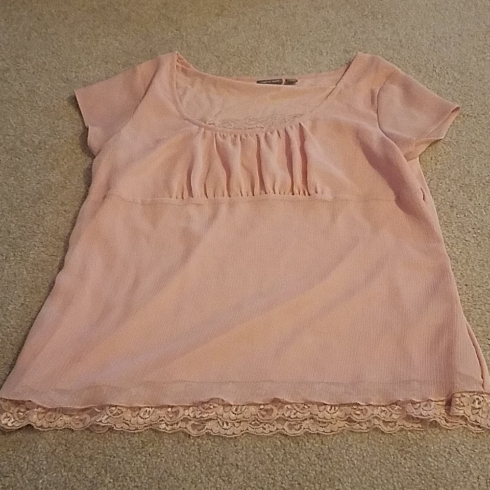 Apt. 9 silky, flowy tee, ballet pink with lace